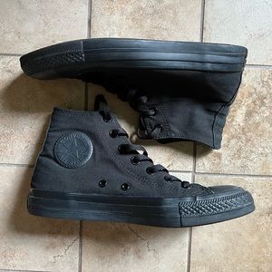 Converse - Chuck Taylor All Star Classic: Black Monochrome